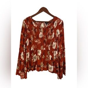 TORRID Women’s Size 1 Floral Red Long Sleeve Bell Sleeve Blouse